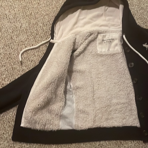 Abercrombie and Fitch Sherpa Lined Sweatshirt - Picture 3 of 4